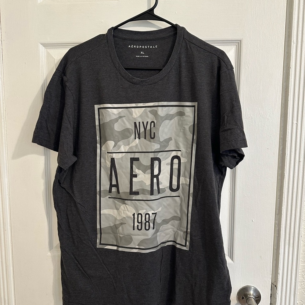 Aeropostale Men's Charcoal Graphic Tee